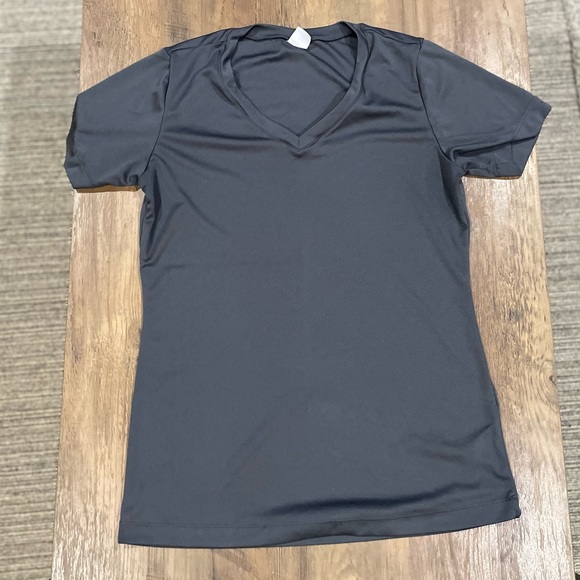 WOMANS ATHLETIC TOP - Picture 1 of 4